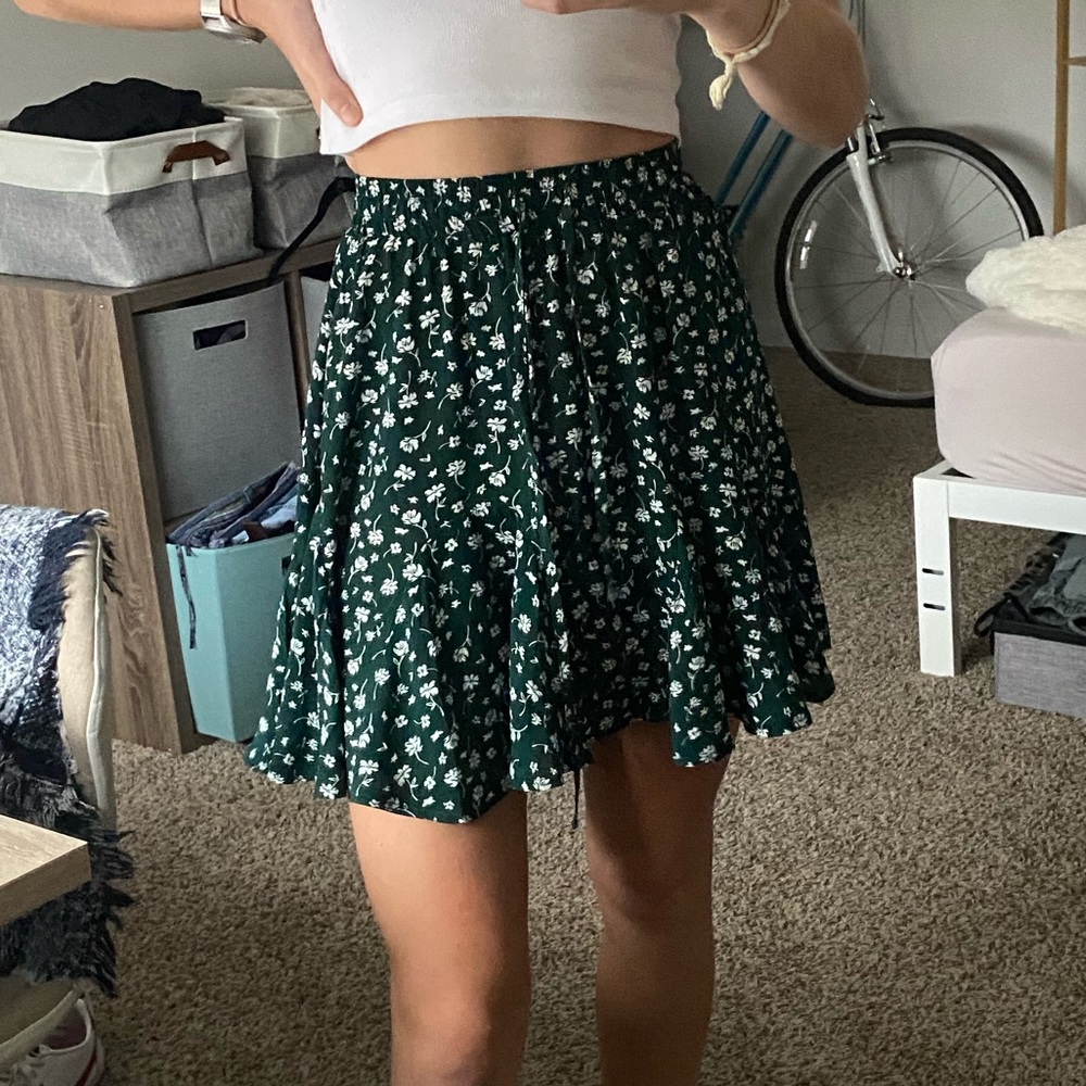 Princess Polly Green and White Skirt